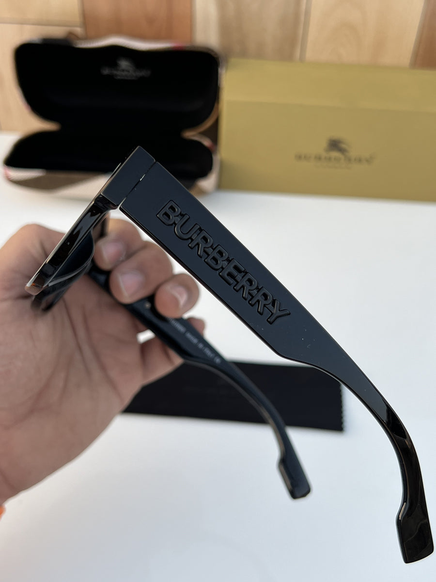Burberry_wayfero_full_black