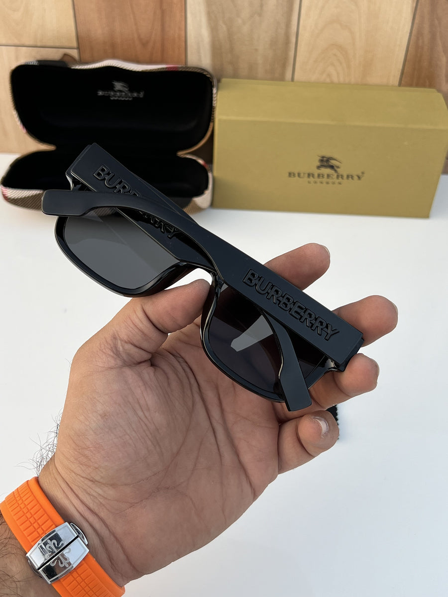 Burberry_wayfero_full_black