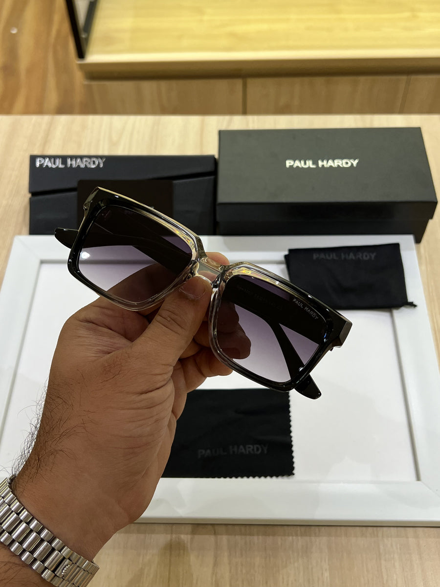 Paul hardy 3203 black white