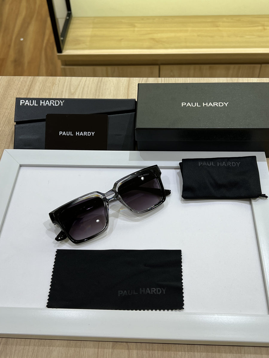 Paul hardy 3203 black white
