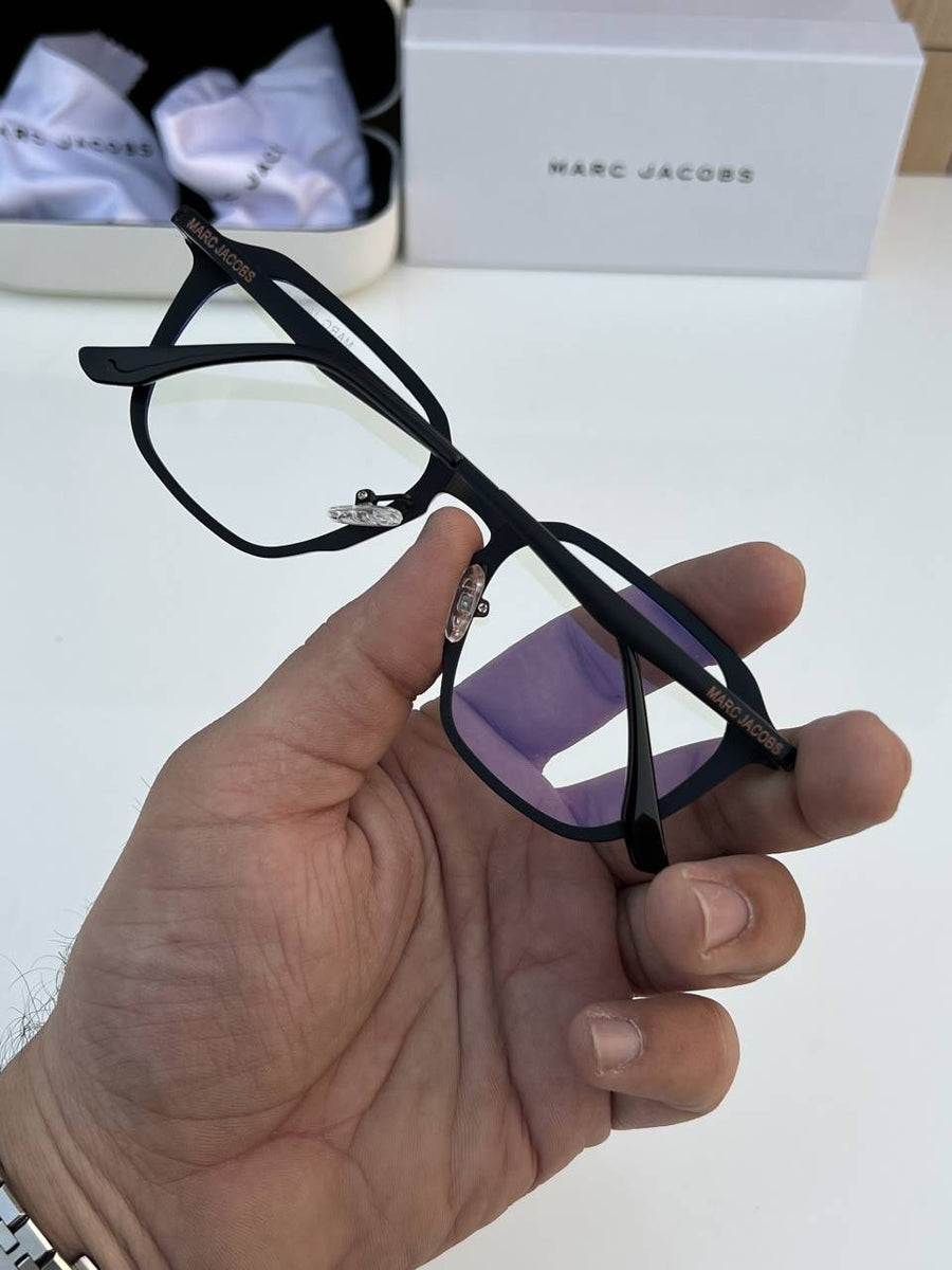Marc_jacobs_502_black_plano