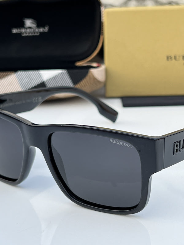 Burberry_69019_full_black