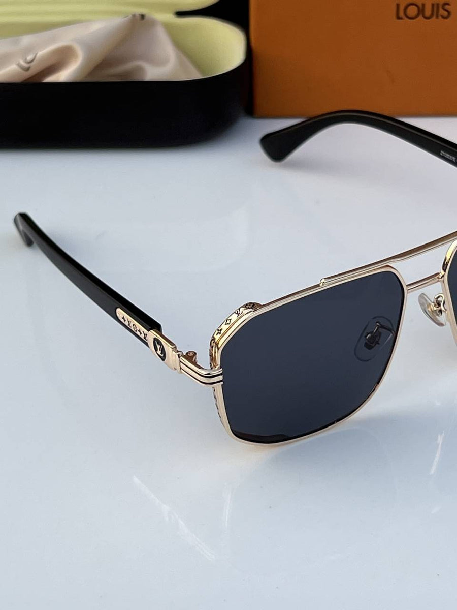 Louis Vuitton_1203_gold_black