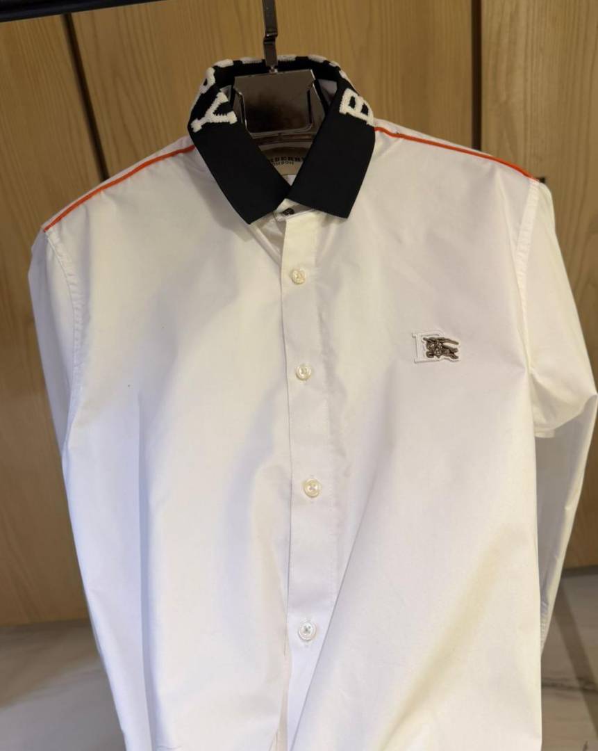 Burberry IMPORTED STORE ARTICLE SHIRT
