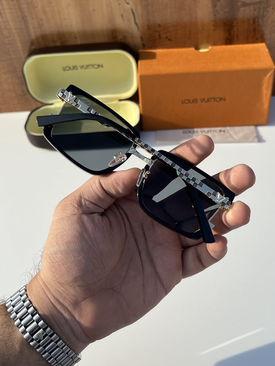 Louis Vuitton_7295_gold_black