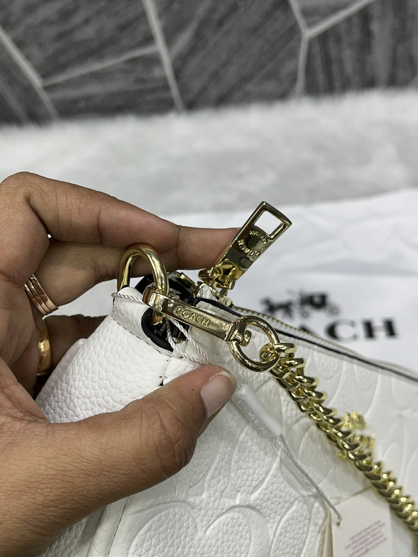 Coach_Large_White_Wristlet_With_DustCover