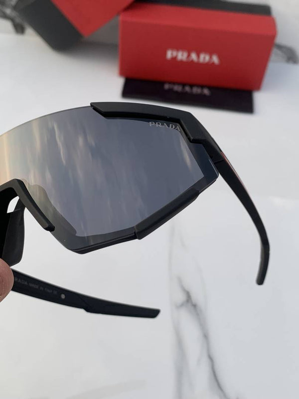 Prada_23053_full_black