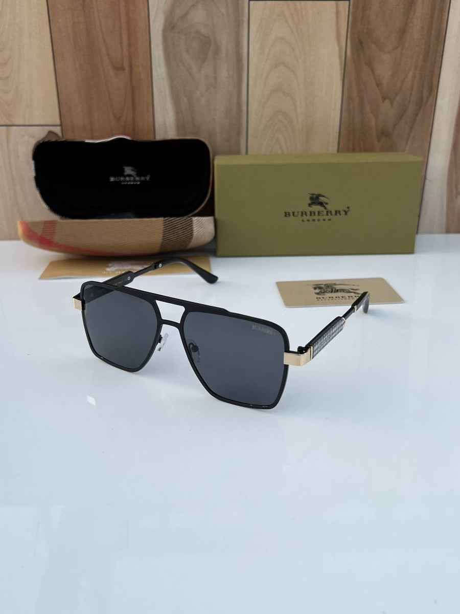 Burberry_7939_black_gold