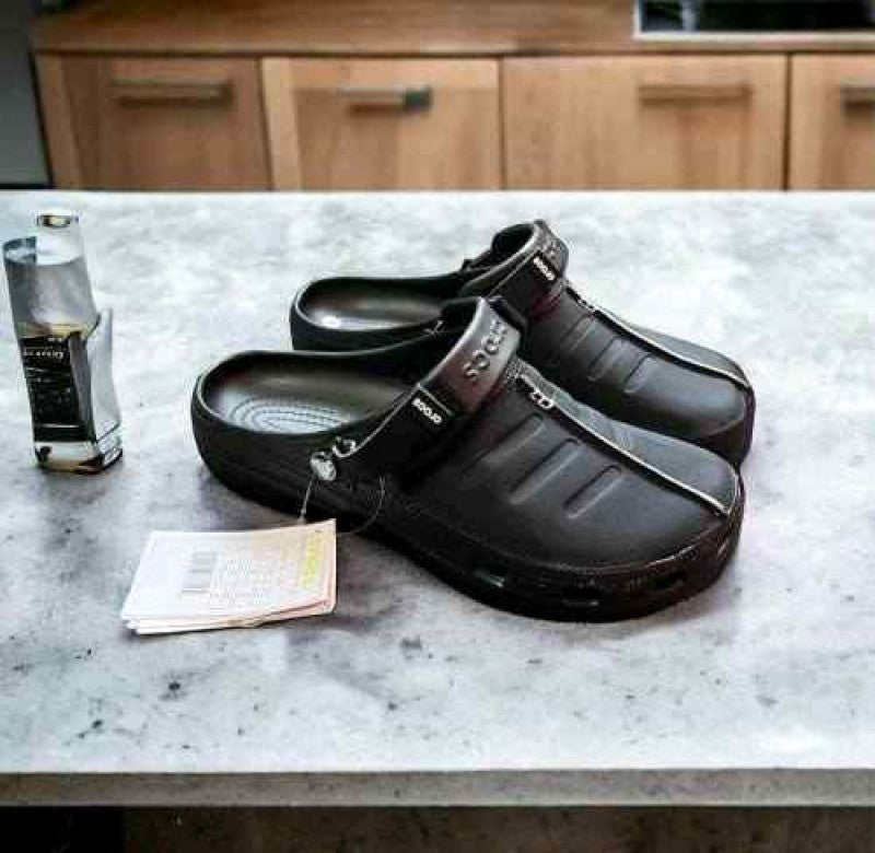 Crocs YUKON CLOG BLACK