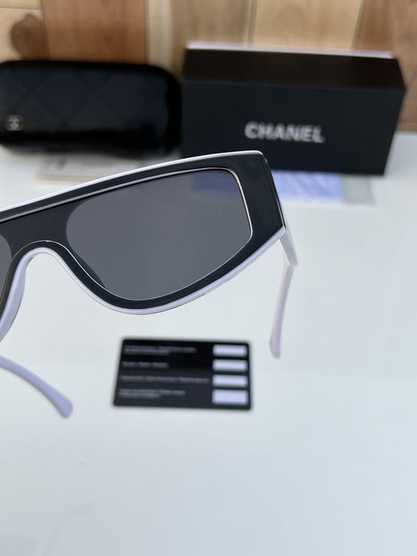 Chanel_1001_white_black