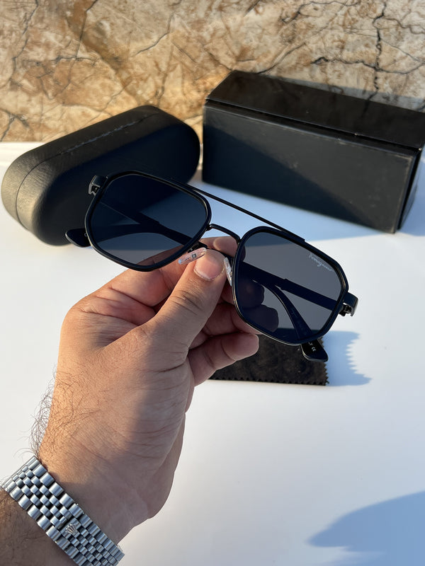 Ferragamo_294_full_black