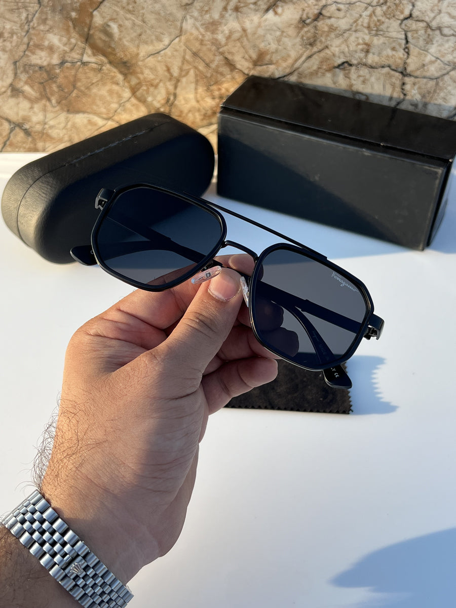 Ferragamo_294_full_black