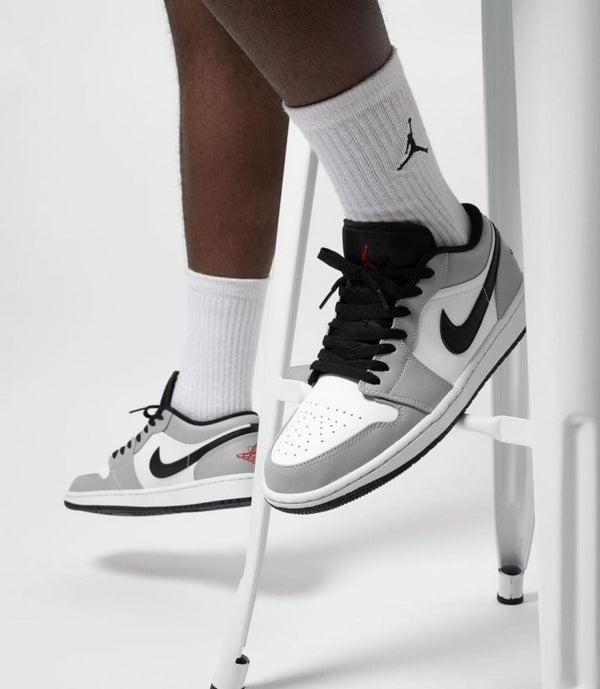 Nike Air Jordan Retro 1 Low Light Smoke Grey Women s 572