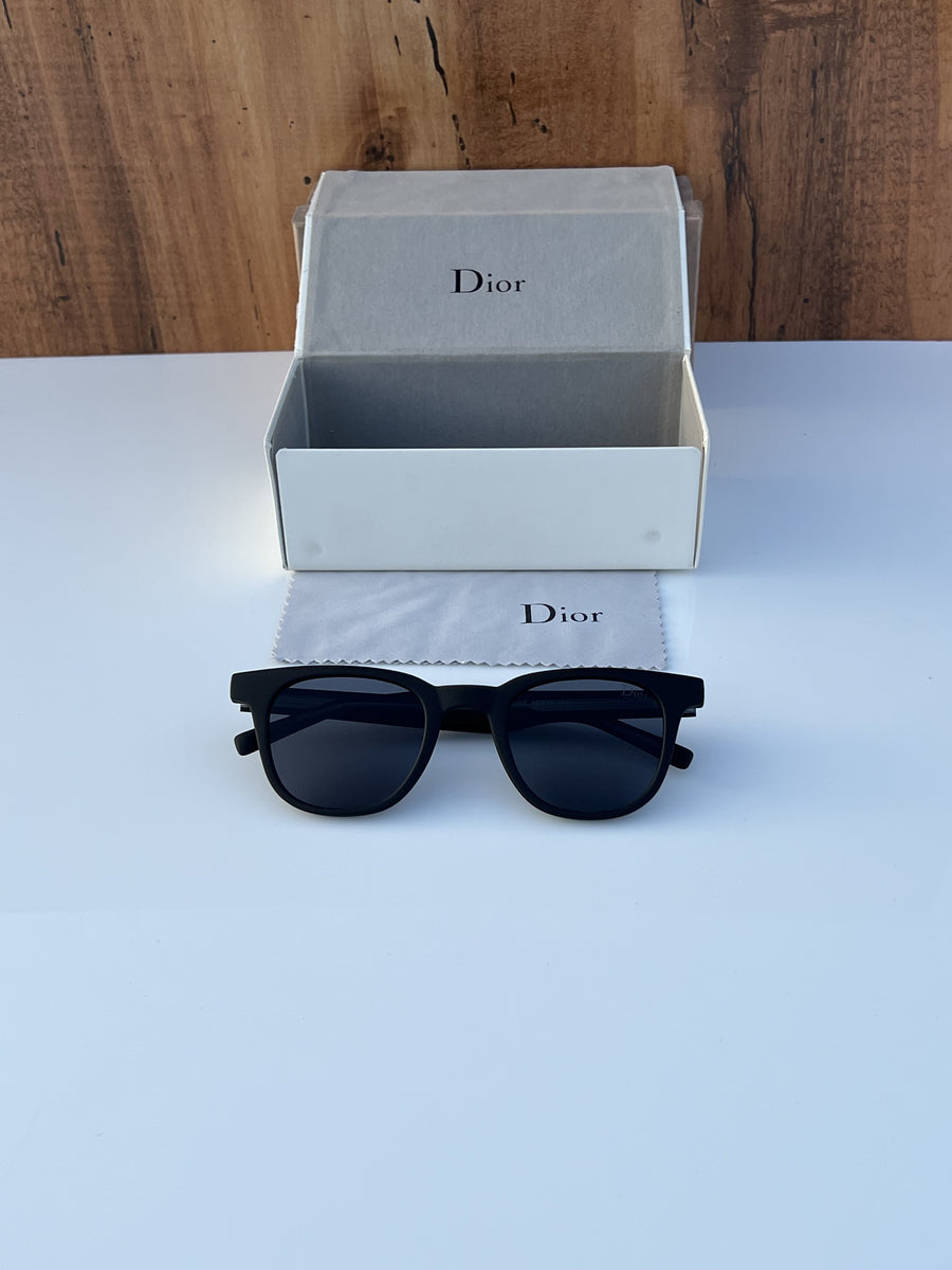 Dior_146_matt_black