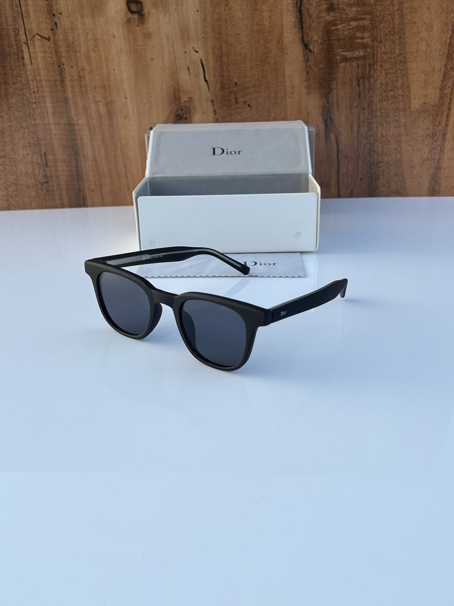Dior_146_matt_black