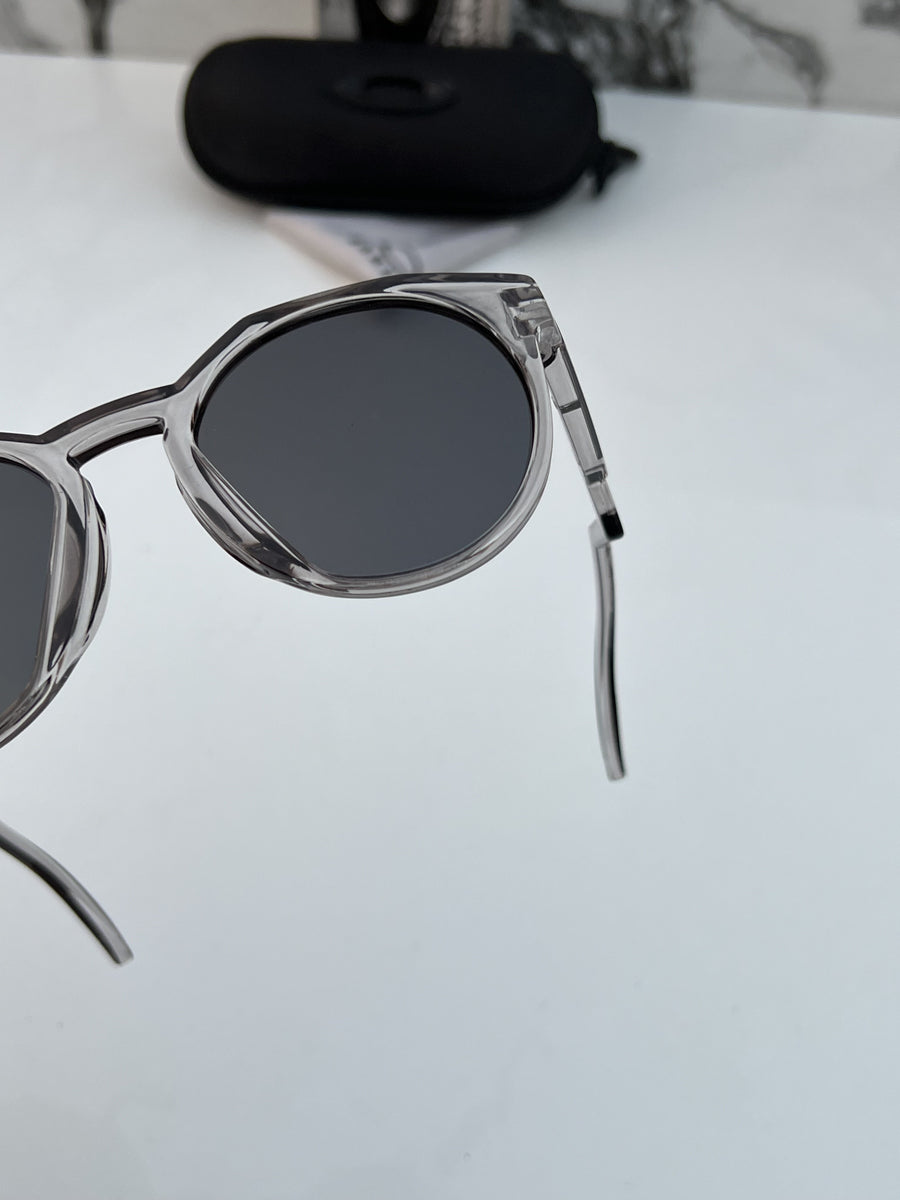 Oakley_9464_grey_black