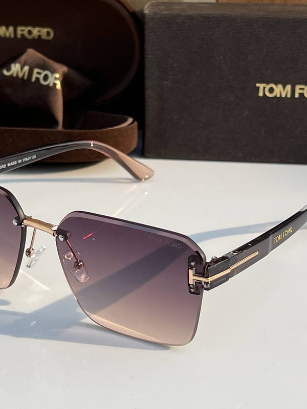 Tom forr_18300_black_wine