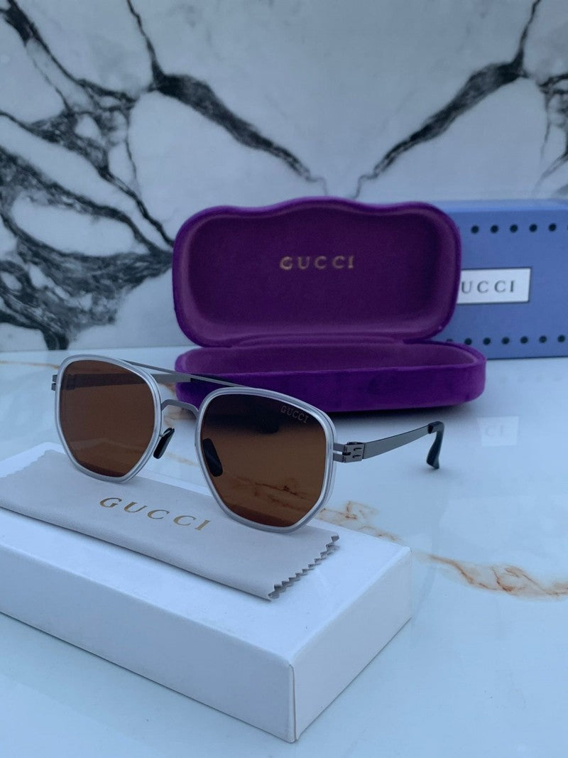 Gucci_011_white_brown