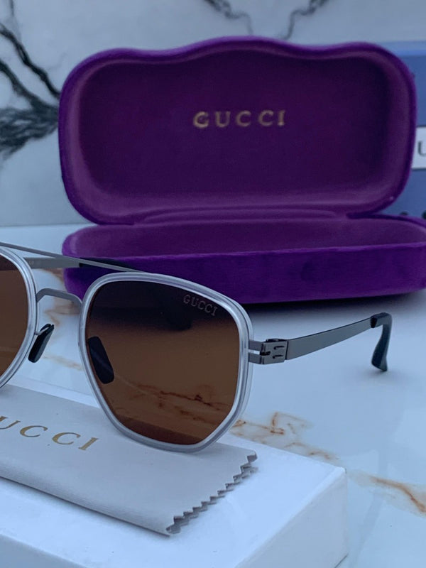 Gucci_011_white_brown