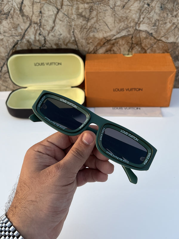 Louis Vuitton_6190_green