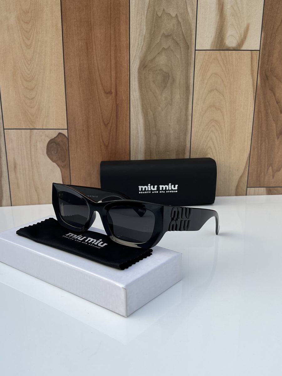 Miu_miu_full_black