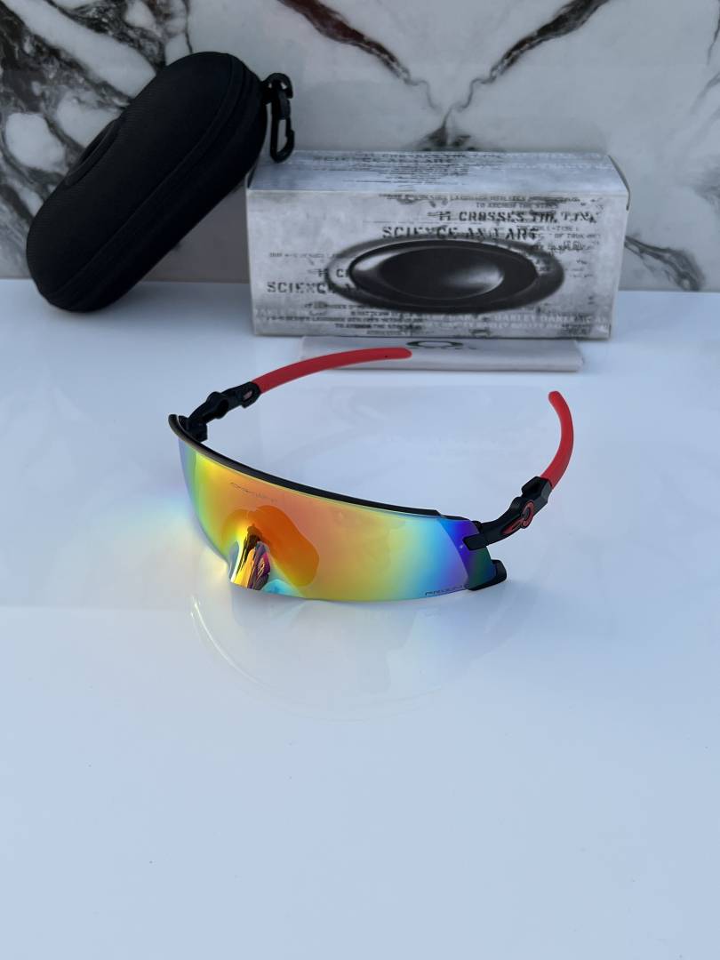 Oakley_9455_gold_red