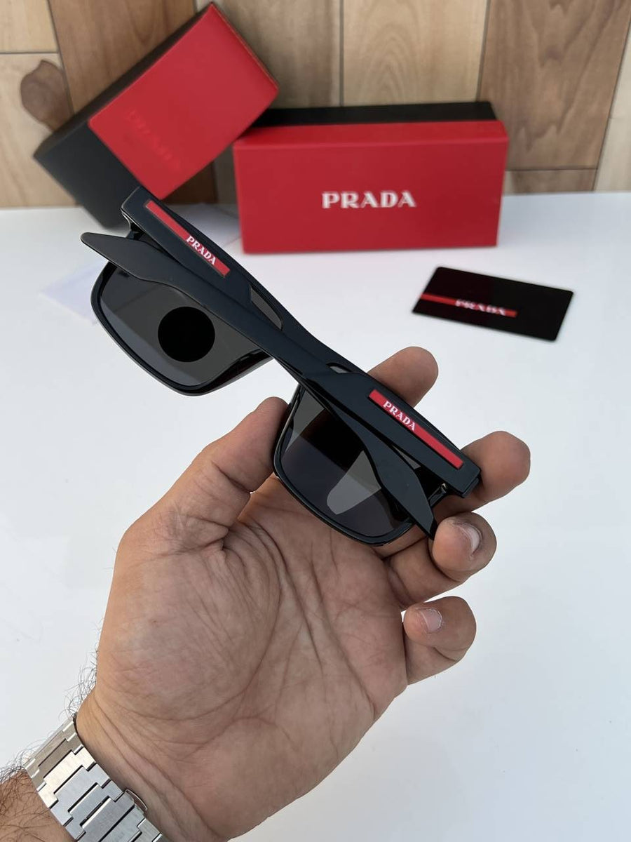 Prada_438_black