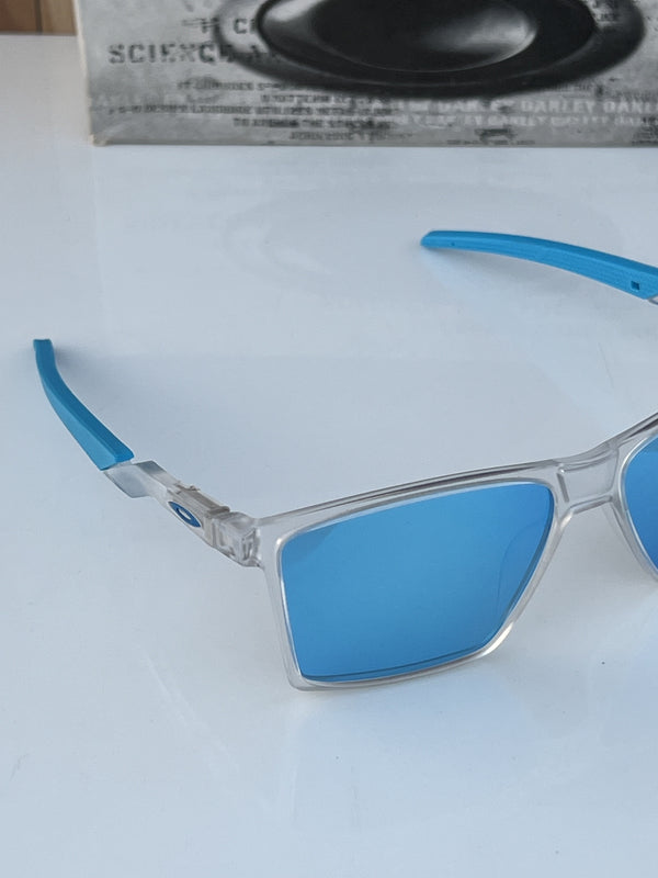 Oakley_4938_white_aqua