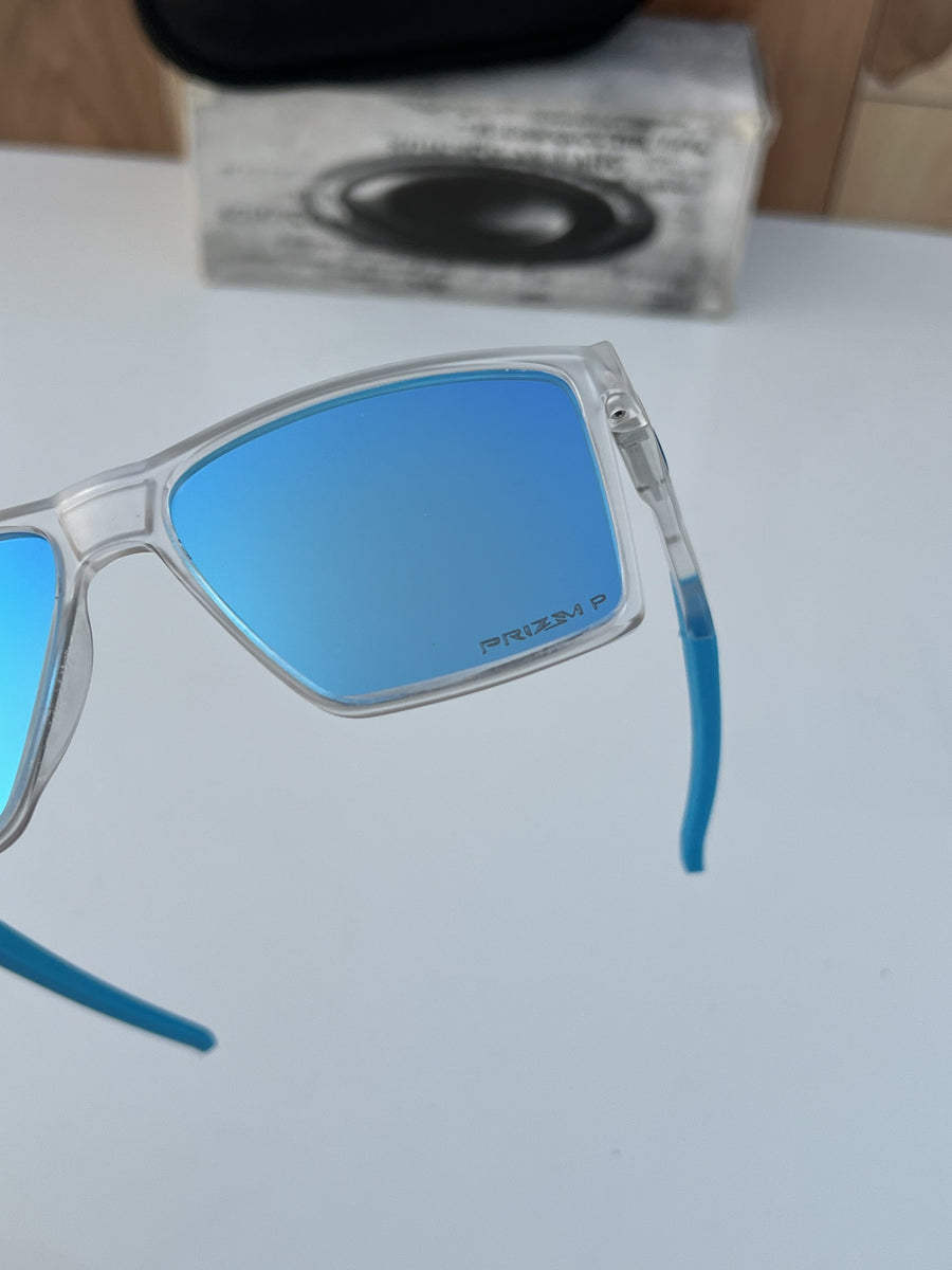 Oakley_4938_white_aqua