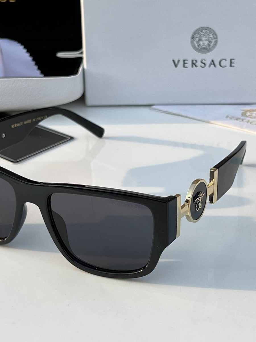 Versace_250_black_gold