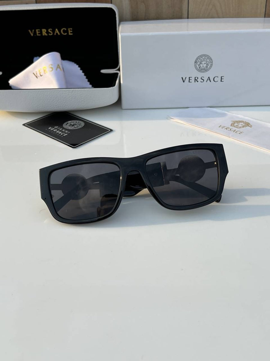 Versace_250_black_gold