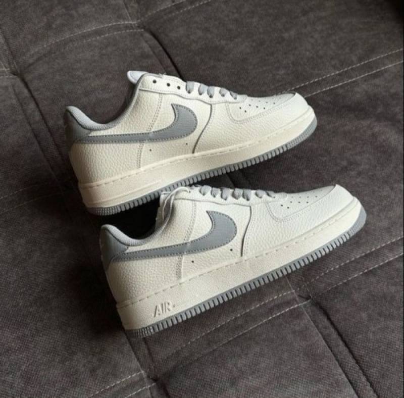 Nike Airforce 1 Low Dark Grey White Sail