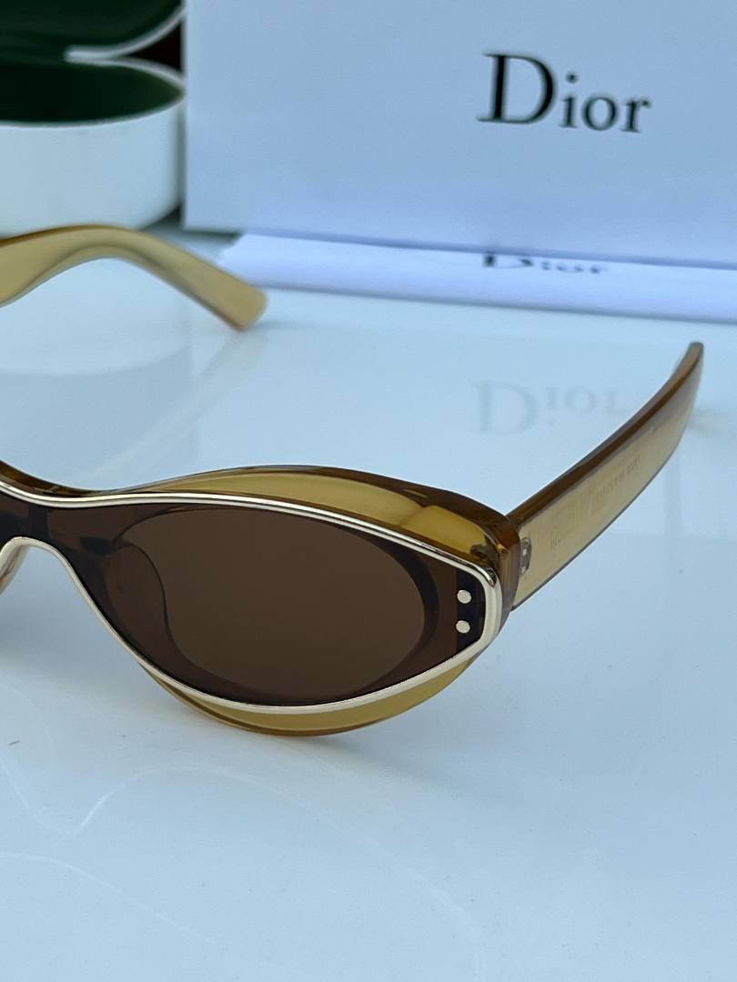 Dior_71558_peach_brown