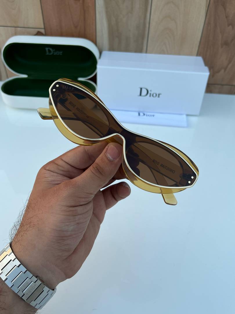 Dior_71558_peach_brown