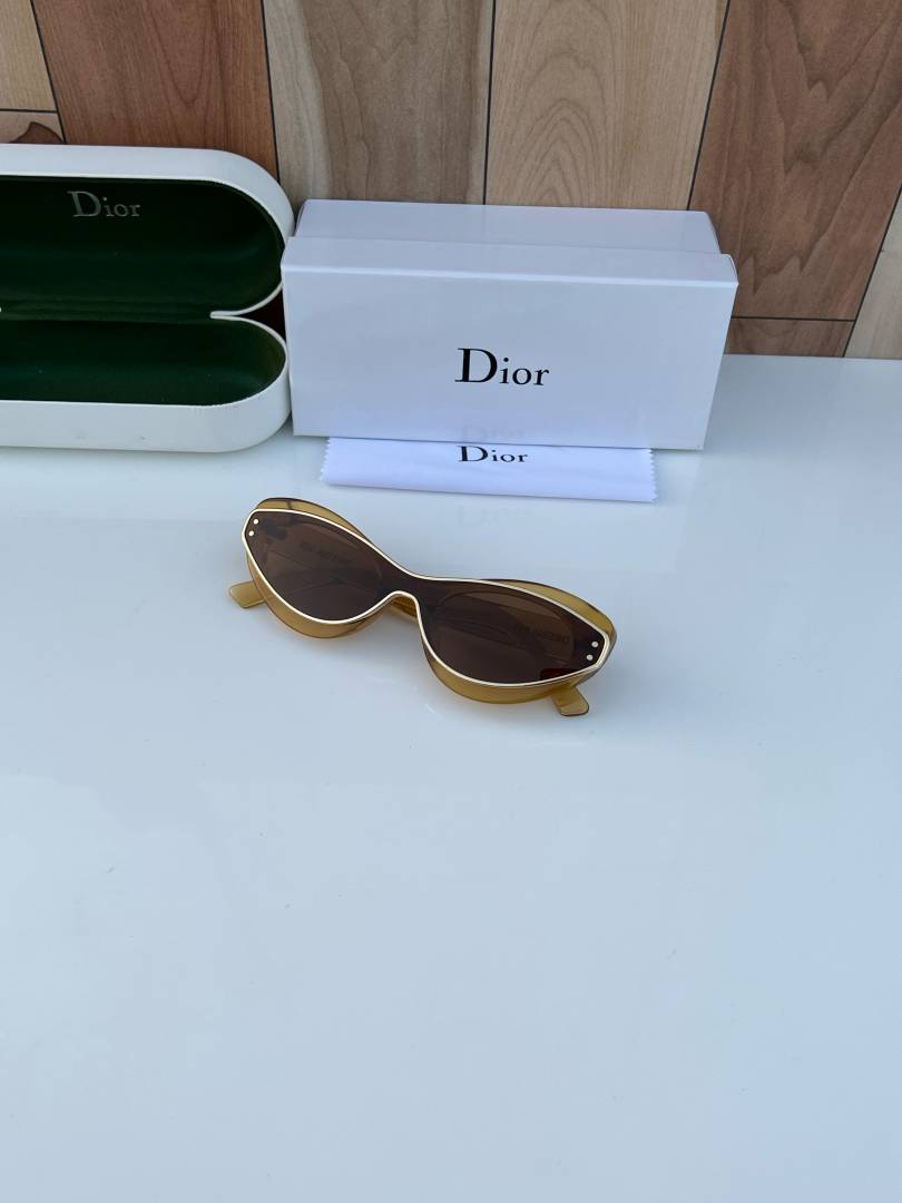 Dior_71558_peach_brown