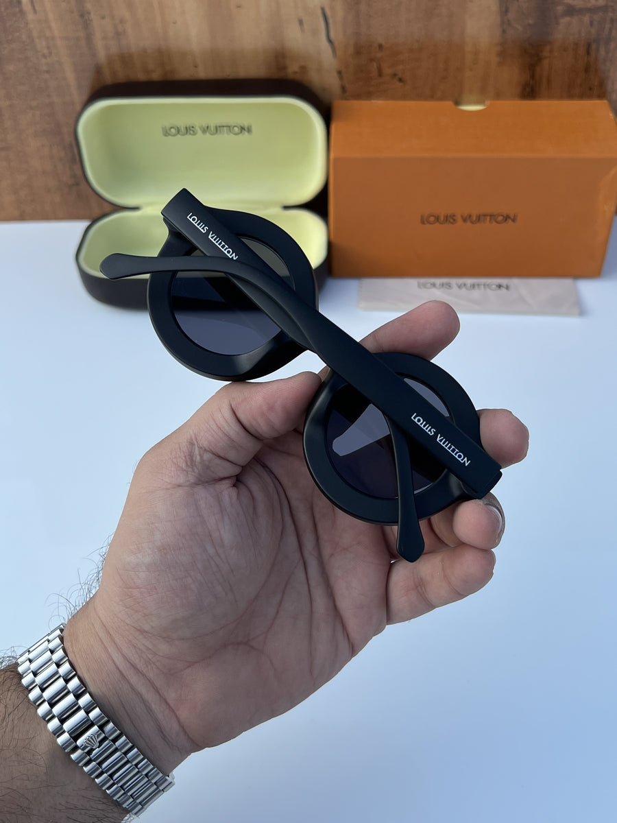 Louis Vuitton_98205_full_black