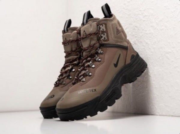 Nike ACG Air Zoom Gore Tex BRown
