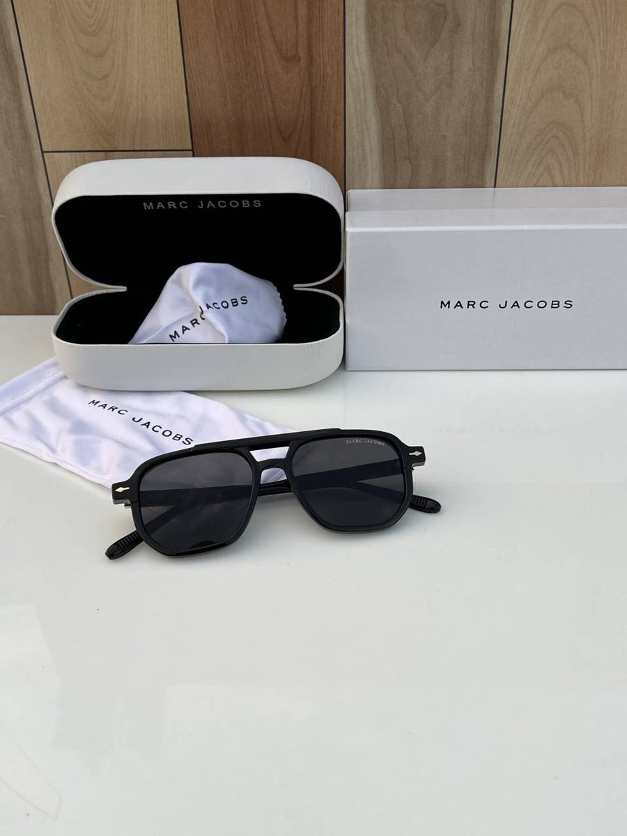 Marc_jacobs_36_full_black
