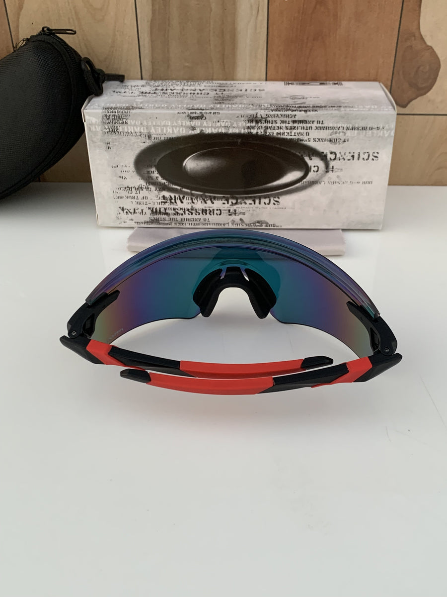 Oakley_9471_black_red