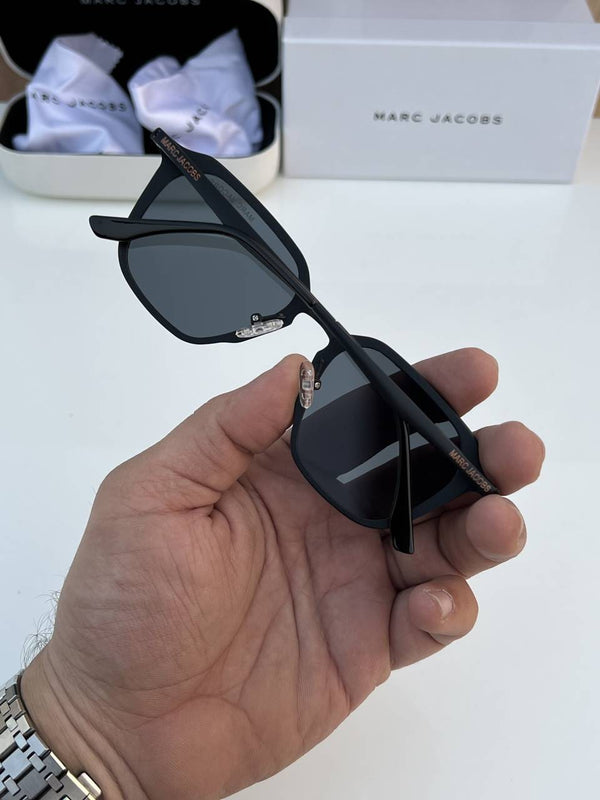 Marc_jacobs_502_full_black