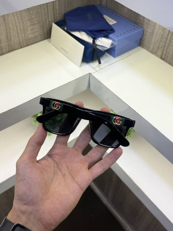 Gucci 1390 Glossy black