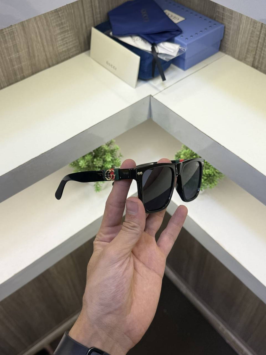 Gucci 1390 Glossy black