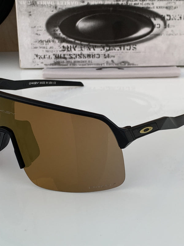 Oakley_9463_black_brown