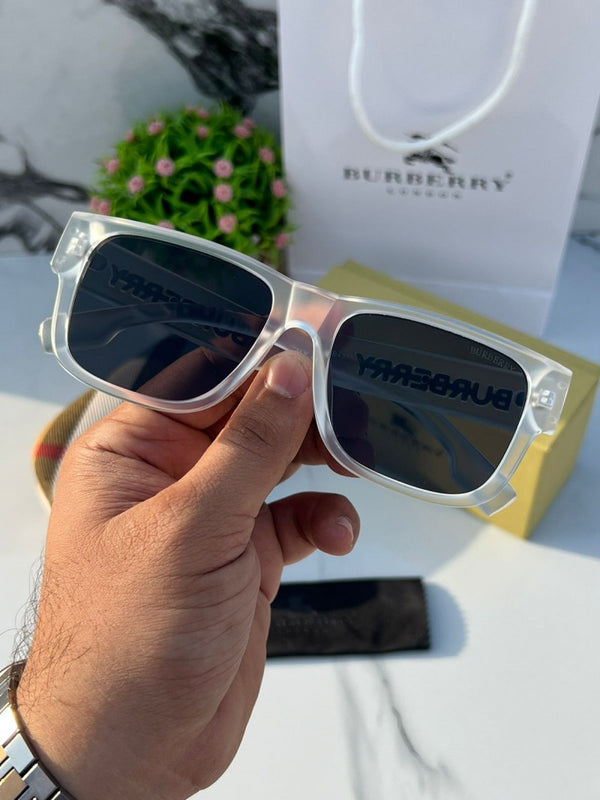 Burberry_wayfero_white_black