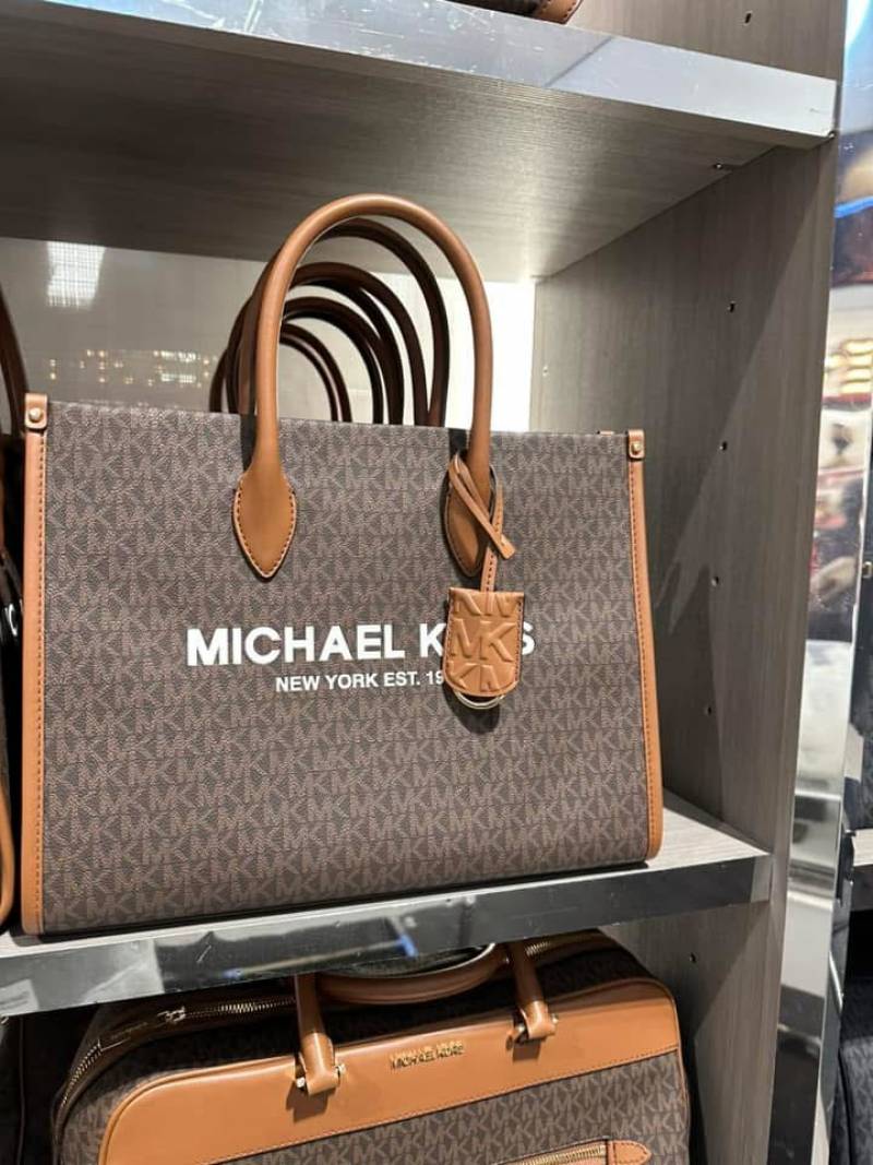 Michael Kors_Mirella_Tote_With_DustCover