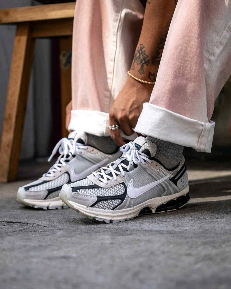 Nike Air Zoom Vomero 5 Supersonic 2562