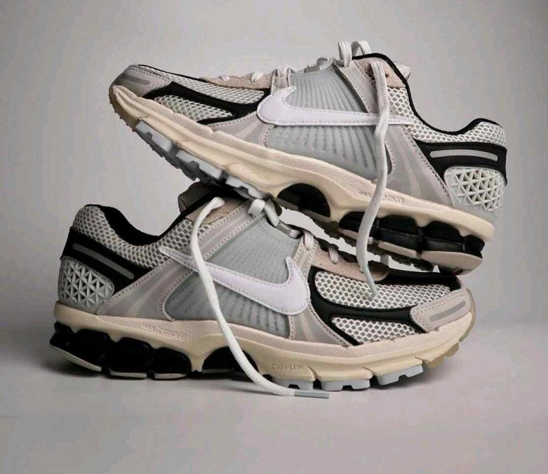 Nike Air Zoom Vomero 5 Supersonic 2562