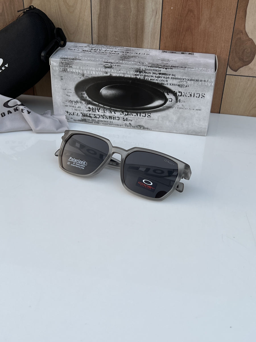 Oakley_3385_grey_black