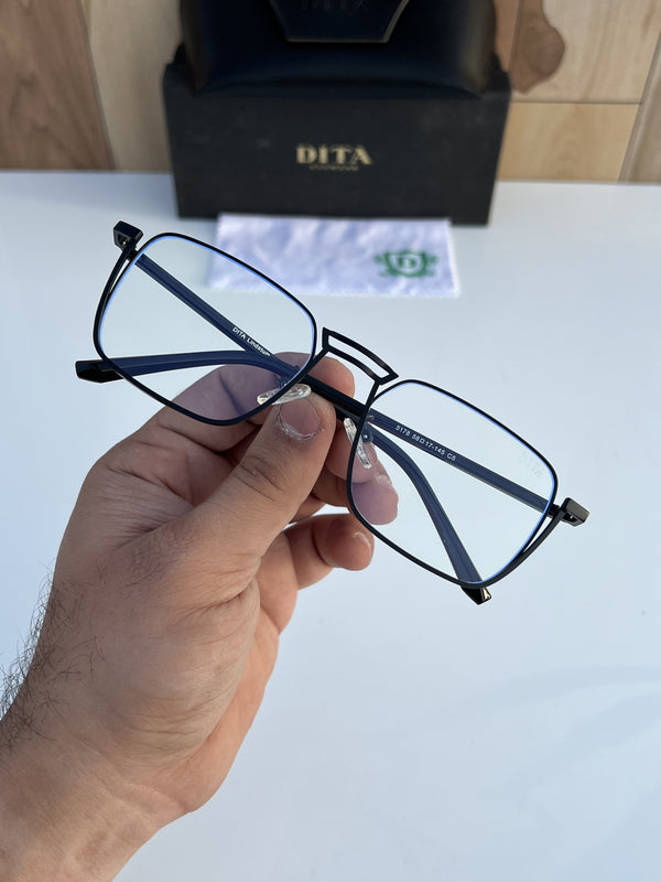 Dita_5178_black_plano