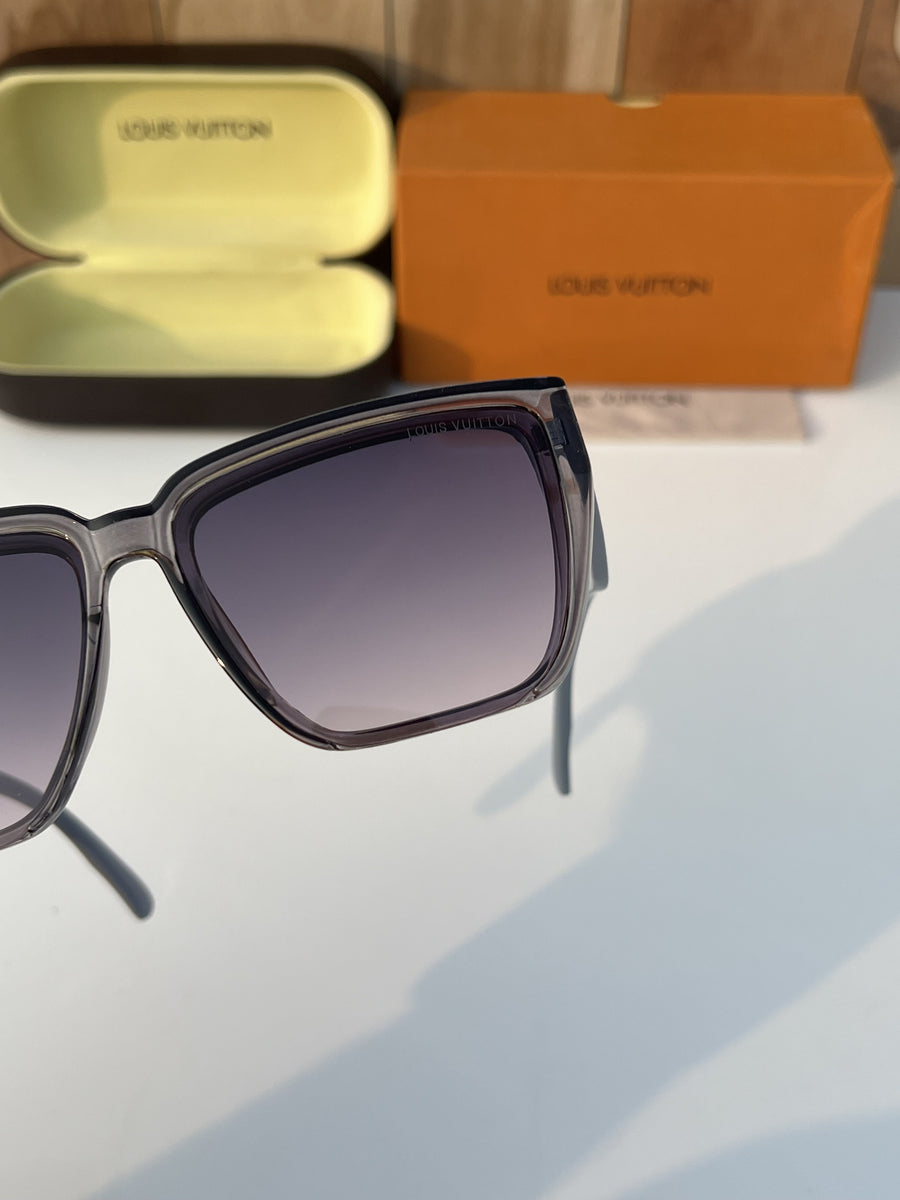 Louis Vuitton_80224_grey